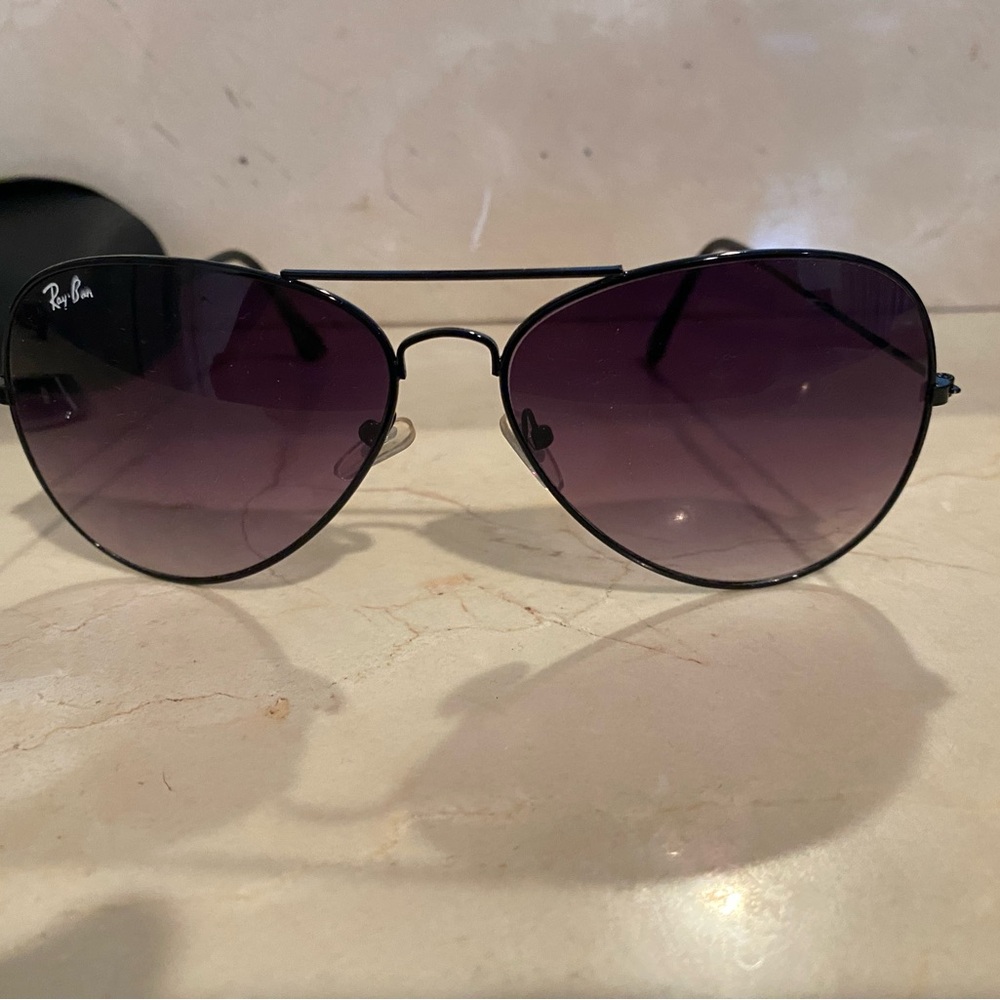Women’s Ray-Ban Black Aviator Sunglasses